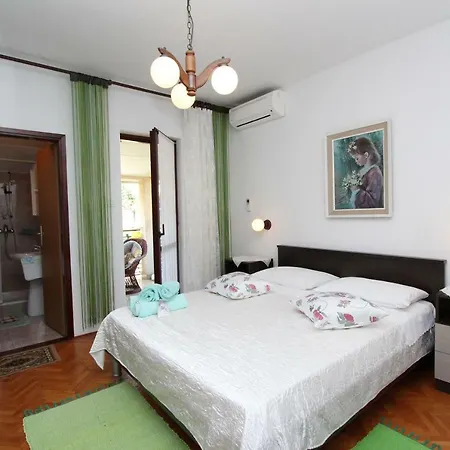 And Pina Guest house