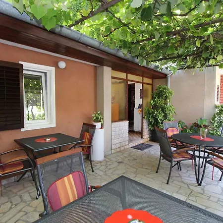Guest house And Pina Rovinj