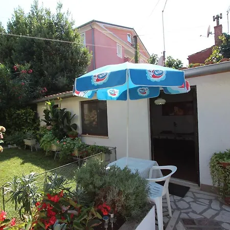 Guest house And Pina *