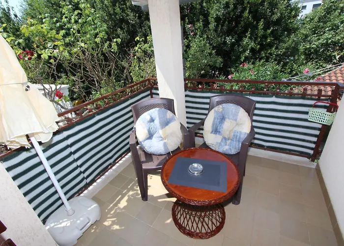 And Pina Pensión 3*