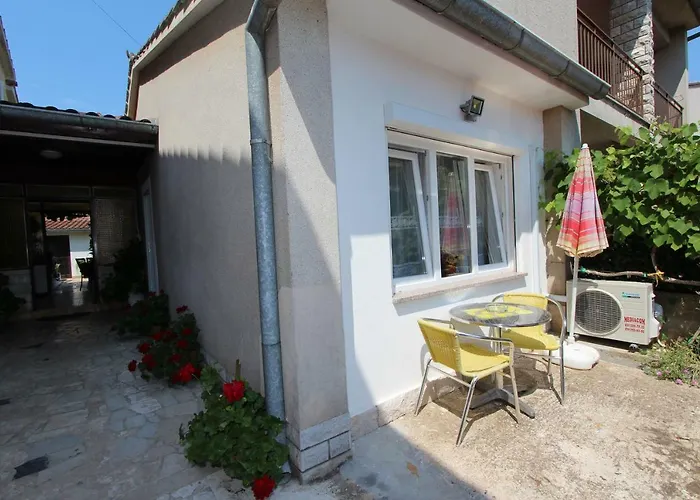 And Pina Pensión 3*